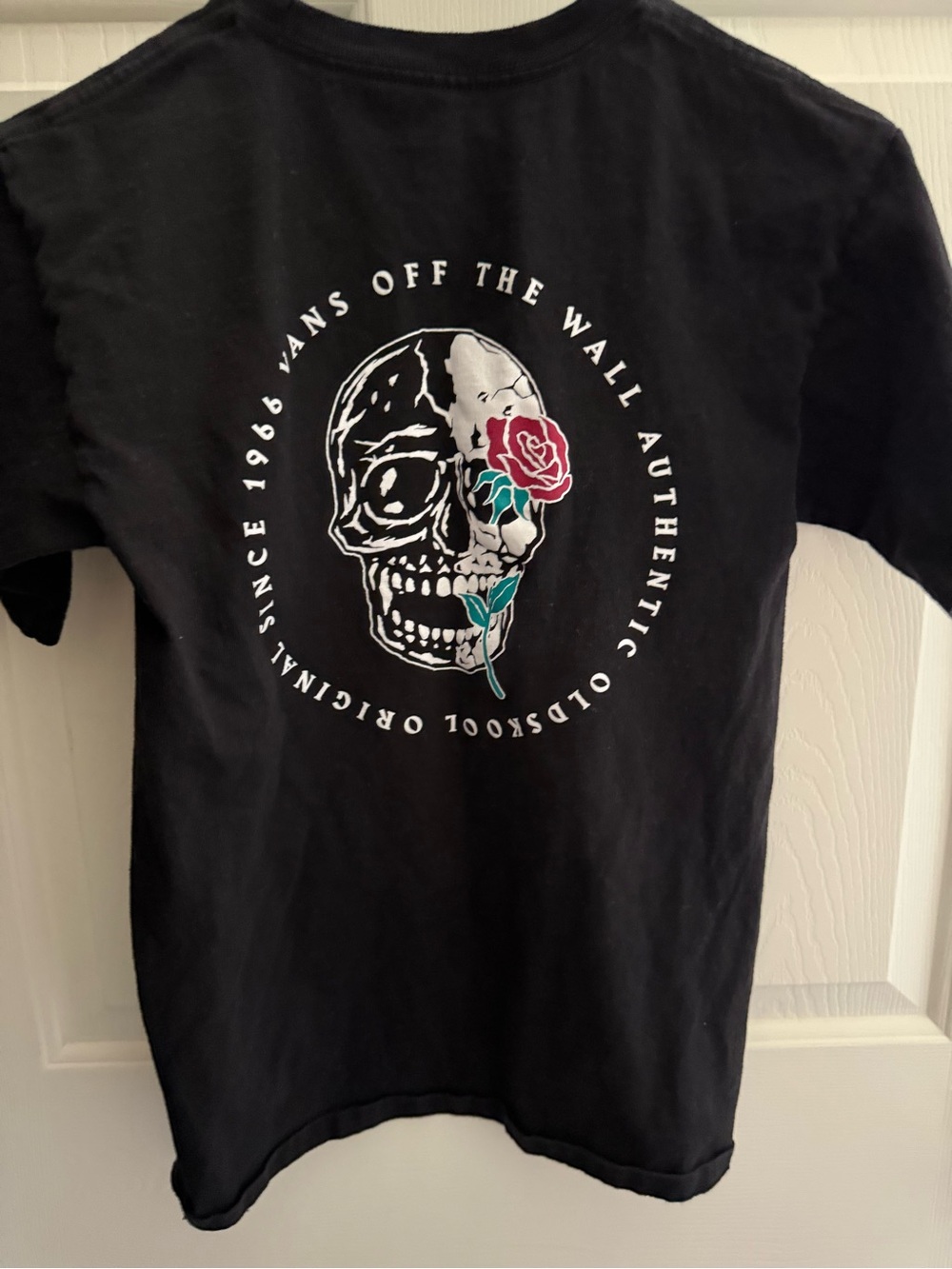 Vans Black Skull & Rose Graphic Tee - Men size small